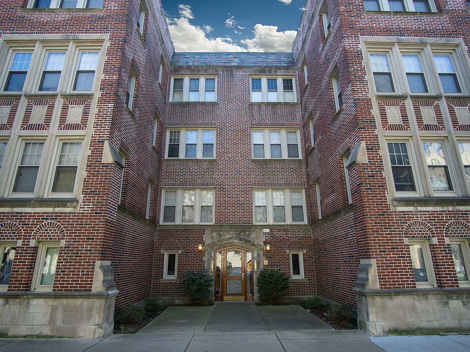 1st image of 2607 W Rosemont Ave #B