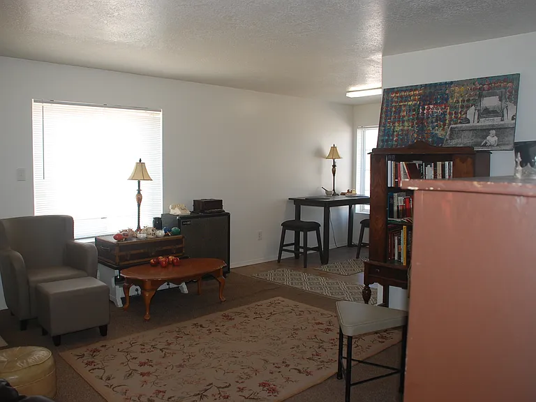 2116 N Wind Dr SW — Photo 5