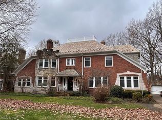 2268 Ardleigh Dr, Cleveland Heights, OH
