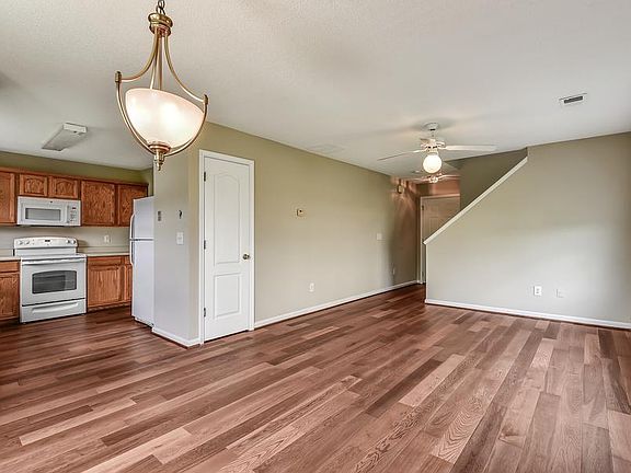 3rd image of 235 Fox Creek Blvd