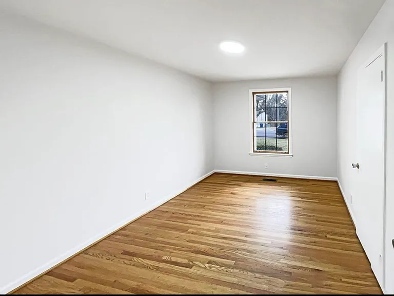 1217 Commerce St — Photo 4