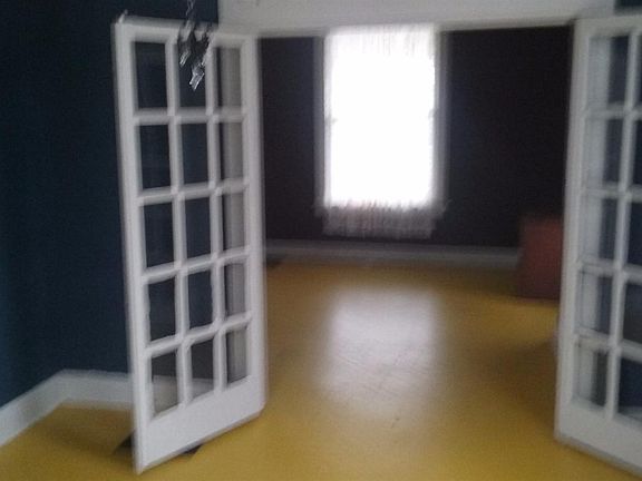 4th image of 648 Panhandle Ave