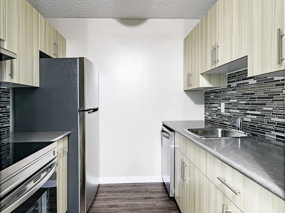 141 Strauss Dr