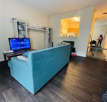3rd image of 3607 Ginnis Dr SW Unit 3