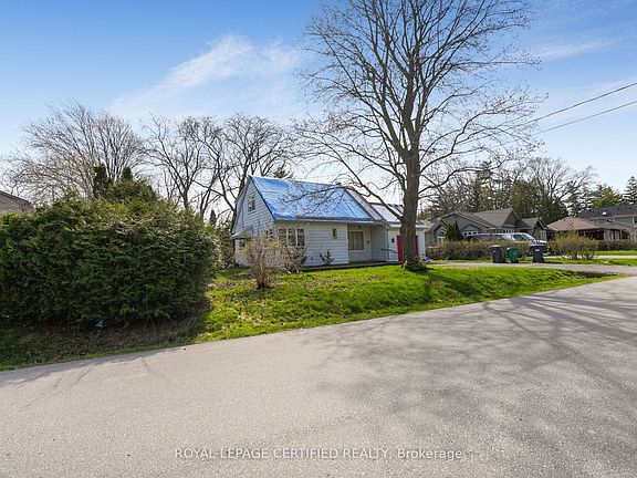 5th image of 1348 Hollyrood Ave