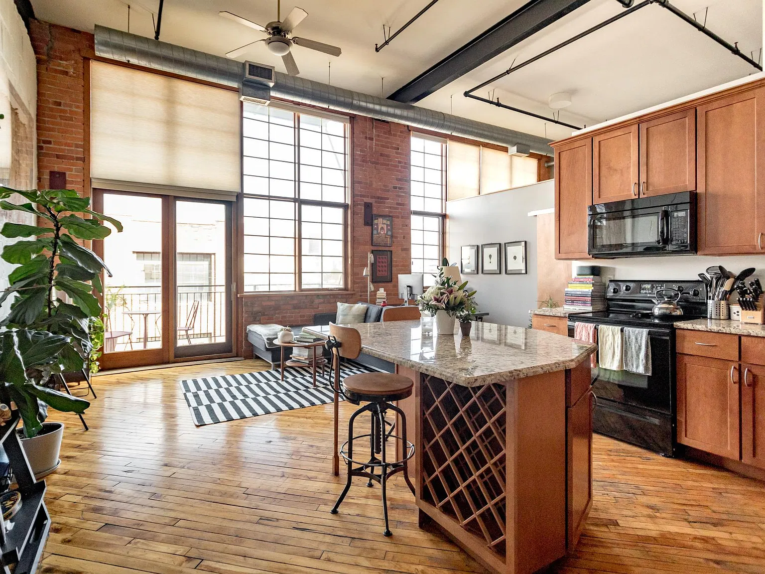 1 bed, 876 sqft, $2,500 — Photo 1