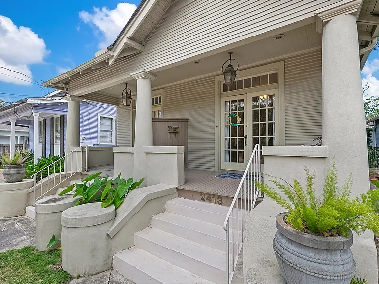 2413 Lowerline St — Photo 2
