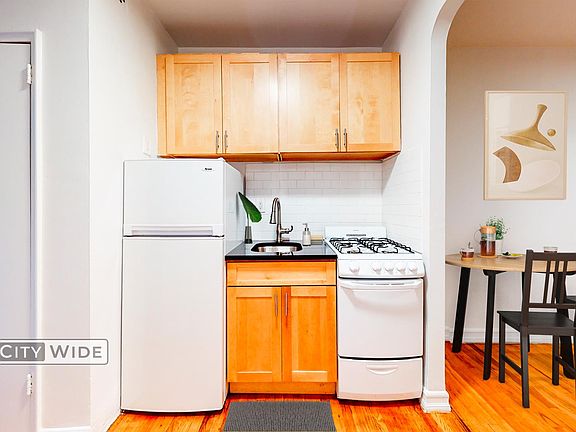 2nd image of 340 E 53rd St APT 4C