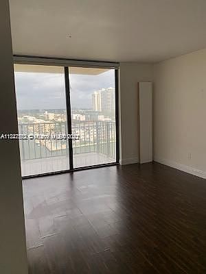 4th image of 290 174th St APT 1205
