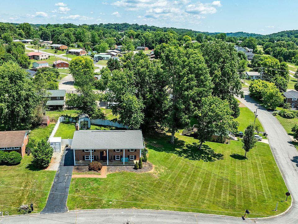 1st image of 111 Wayfair Dr