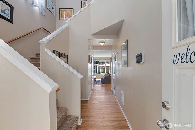 4th image of 553 NE Nantucket Street