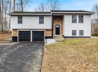 90 Sleepy Hollow Rd, Niantic, CT 06357