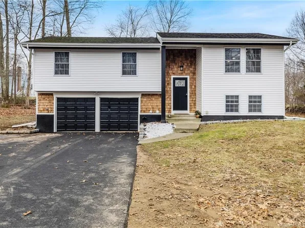 90 Sleepy Hollow Road, East Lyme, CT 06357