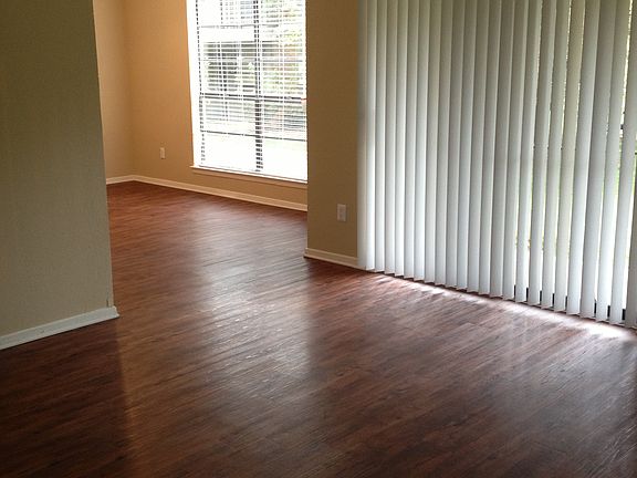 3rd image of 1594 Weyland Dr APT 207