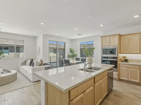 2121 W SONORAN DESERT Drive #99, Phoenix, AZ 85085