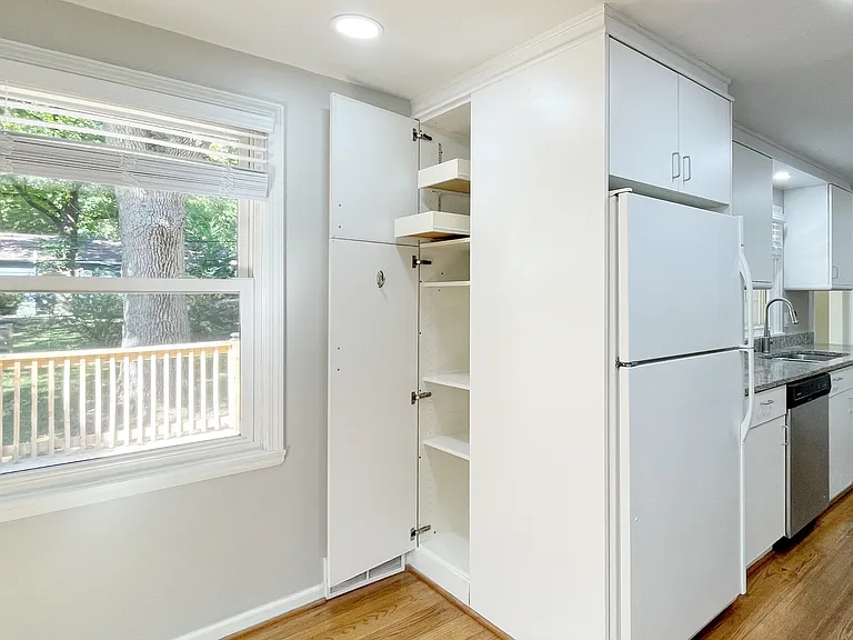 7318 Rosewood St — Photo 14