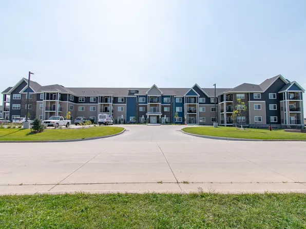 2501 55th St S #215, Fargo, ND 58104