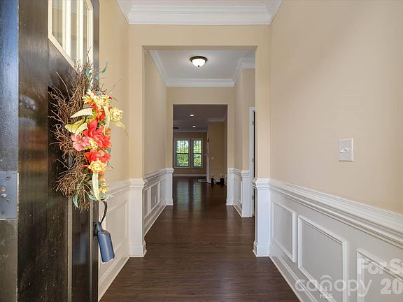 3rd image of 5004 Star Hill Ln