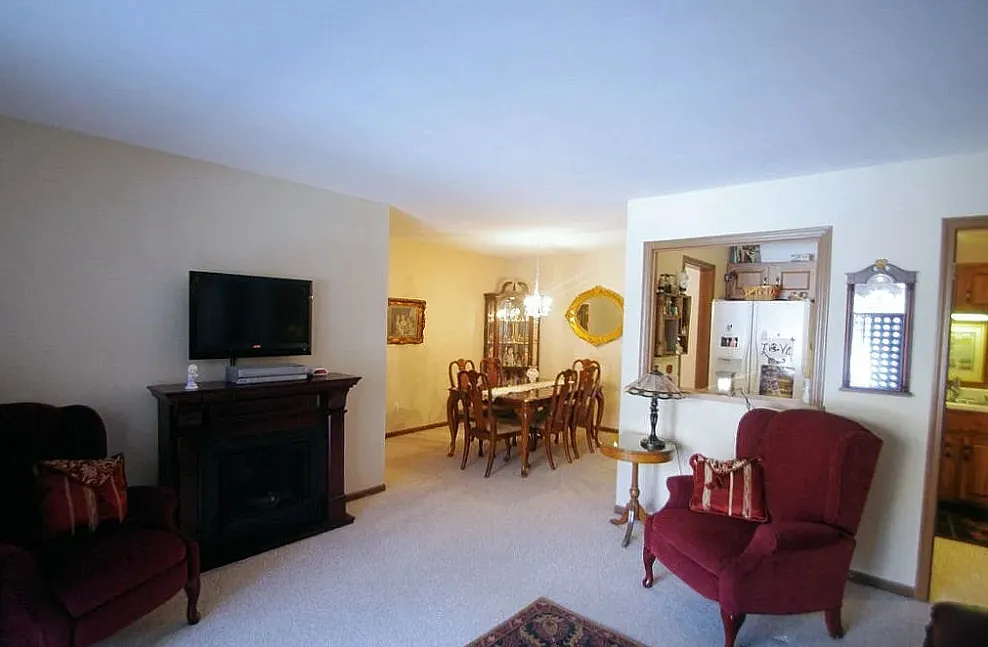 2 bed, 1075 sqft, $1,400 — Photo 4