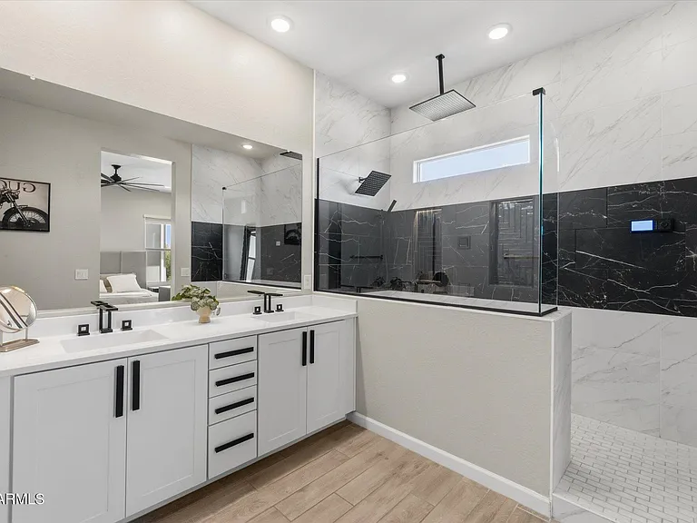 5041 E Woodridge Dr — Photo 12