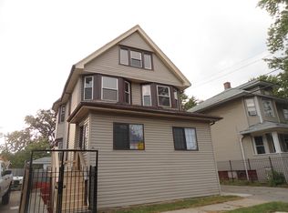 910 N Pine Ave, Chicago, IL 60651