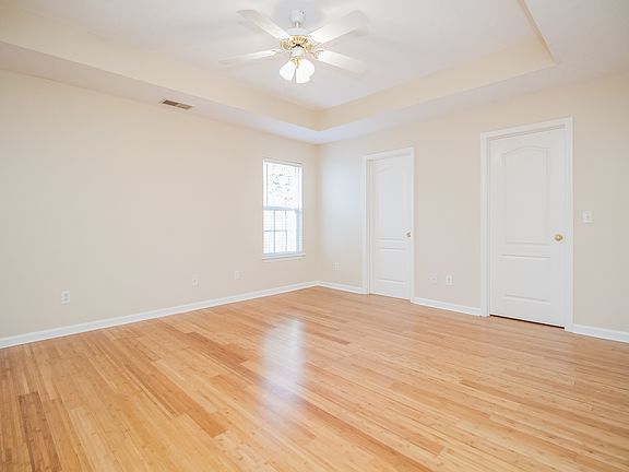 4th image of 2748 Pepperdine Dr