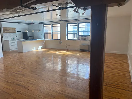 Rented by R New York | media 41