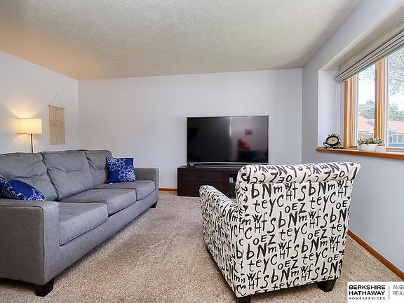 1042 Daybreak Cir, Lincoln, NE 68505 | Zillow