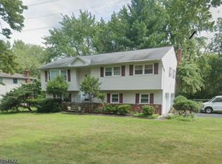 20 Arnold Dr, Parsippany, NJ 07054