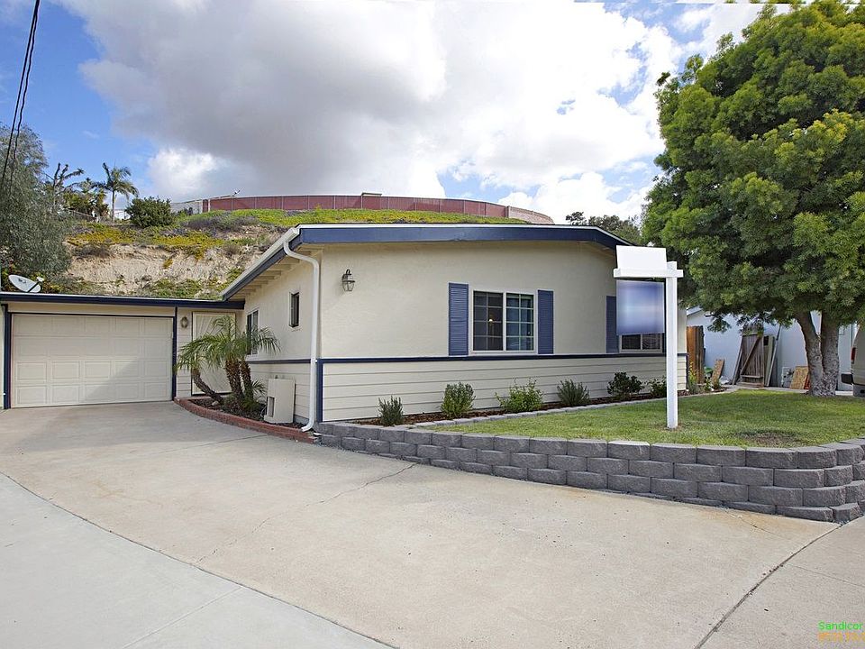 2nd image of 4667 Chateau Ct