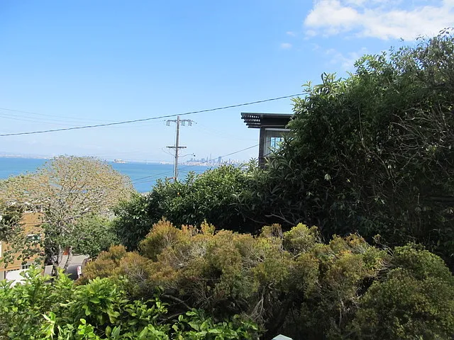 31 Bulkley Ave — Photo 2