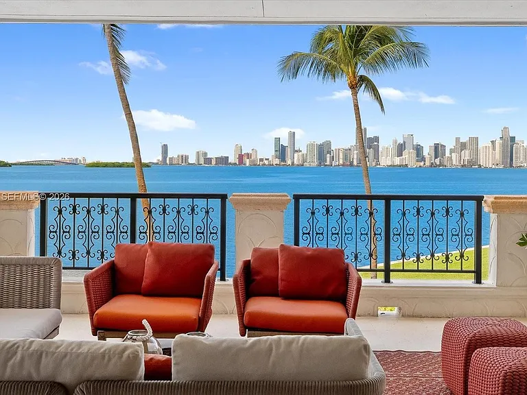 4921 Fisher Island Dr #4921 — Photo 1