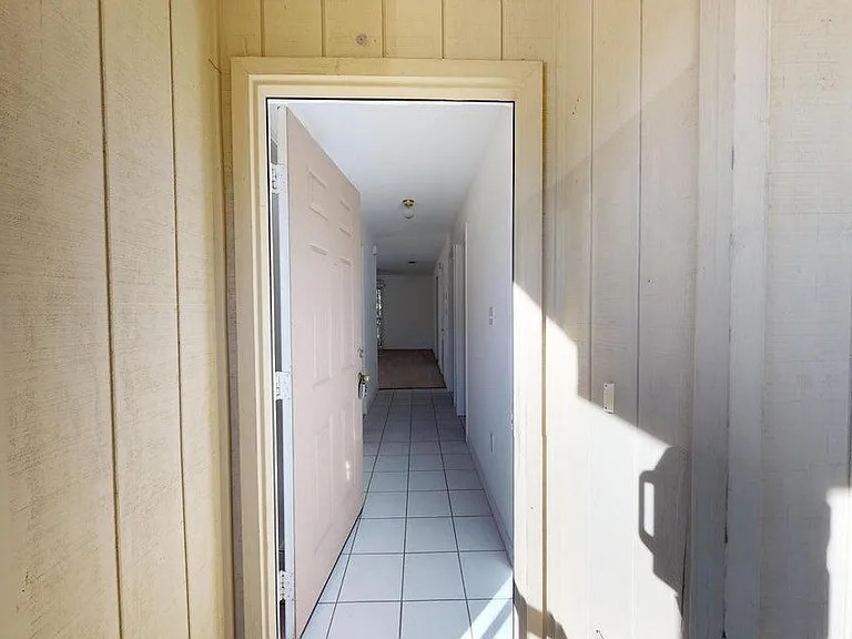1863 Norwood Ct #4 — Photo 3