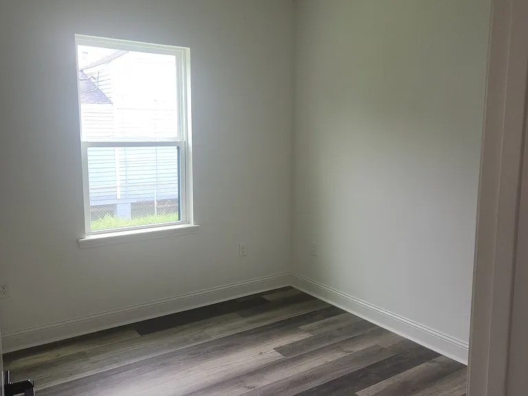 2033 Conti St — Photo 6