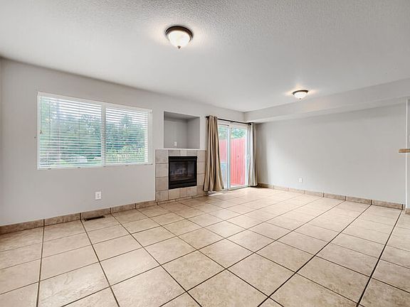 2nd image of 330 Graceland Grv