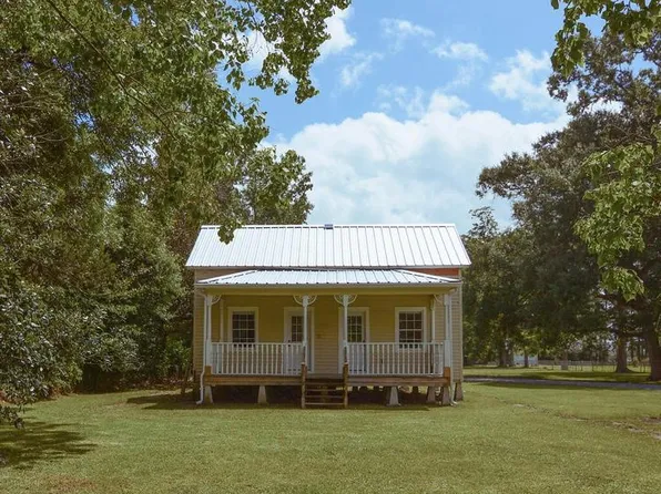 701 S Poydras St, Breaux Bridge, LA 70517