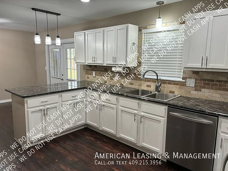 225 Ridgewood St — Photo 6
