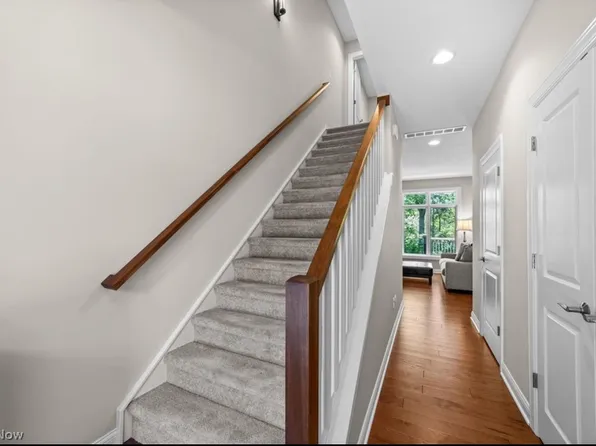 1357 Slate Ct, Cleveland Heights, OH 44118