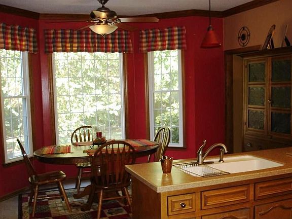 4th image of 4124 Knollcrest Cir N