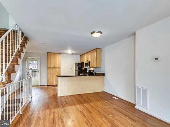 3rd image of 844 N Frederick St