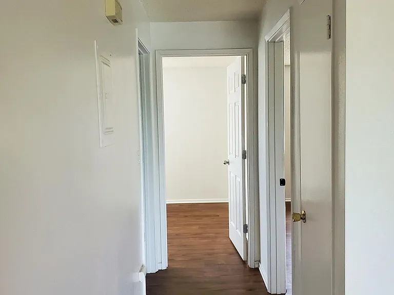 527 Washington St #2 — Photo 8