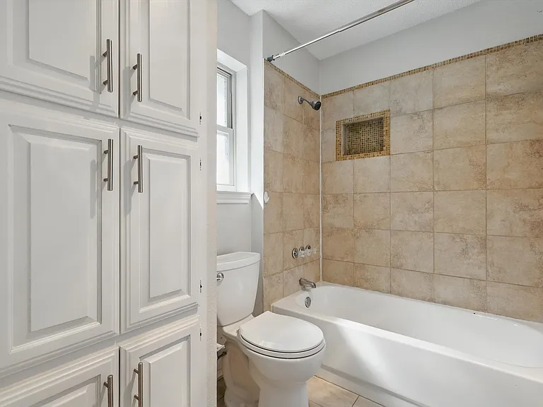 338 Edgewood Dr — Photo 17