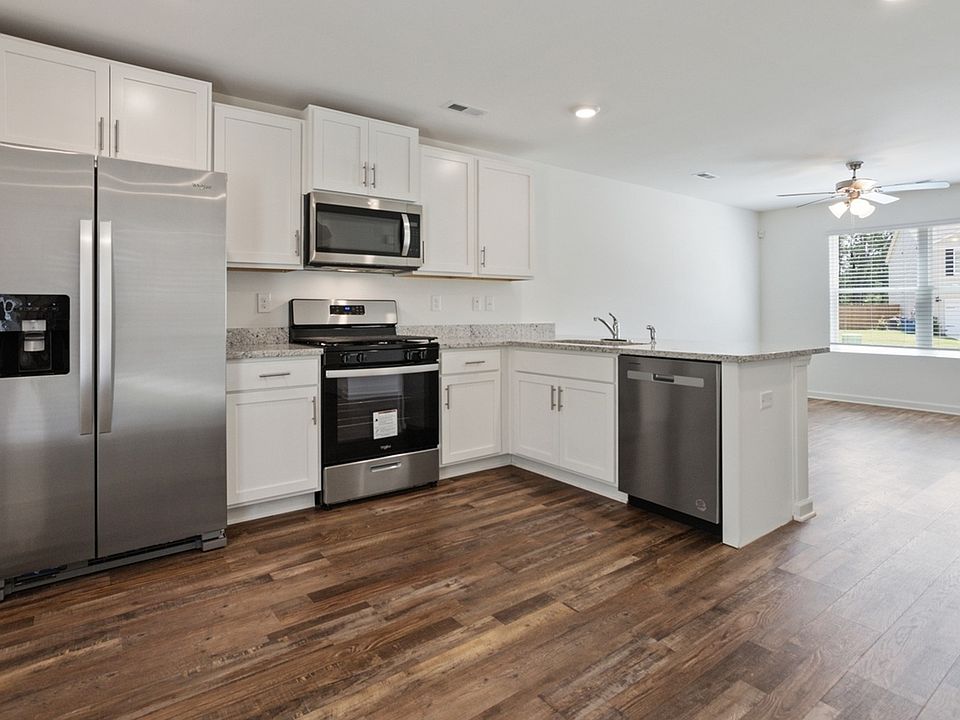 Spacious Kitchen/Living Room Combo