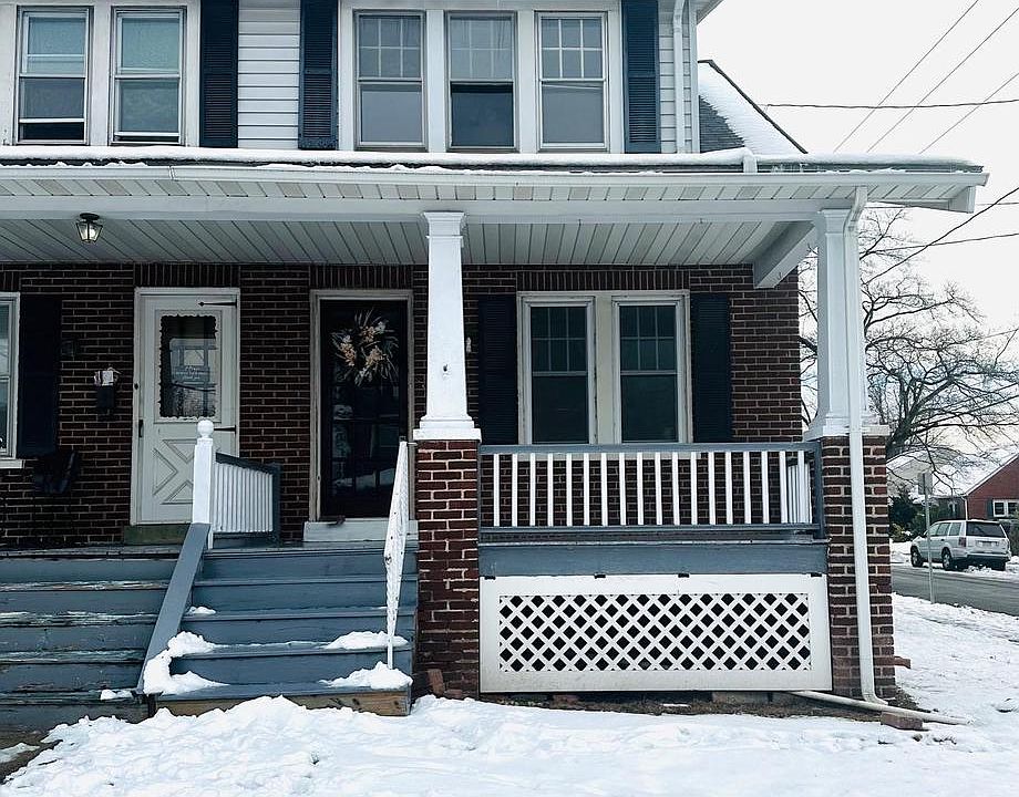 1st image of 250 W Hamlin Ave