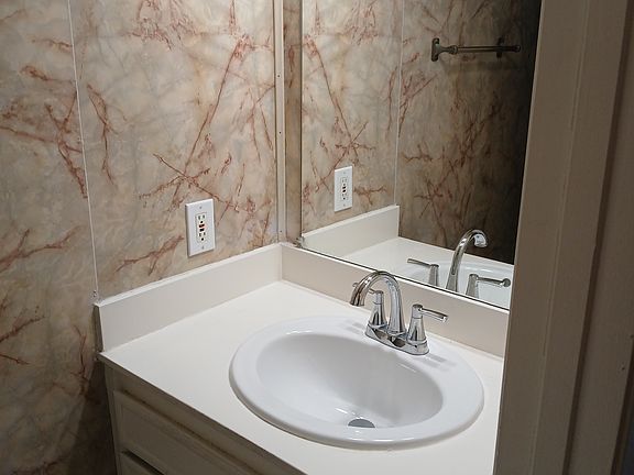 5th image of 27684 Medlar Dr