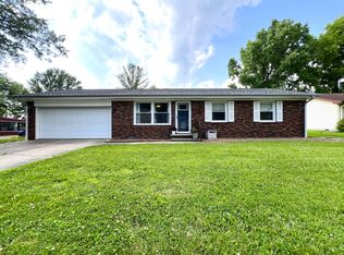408 Vance Dr, Olney, IL 62450