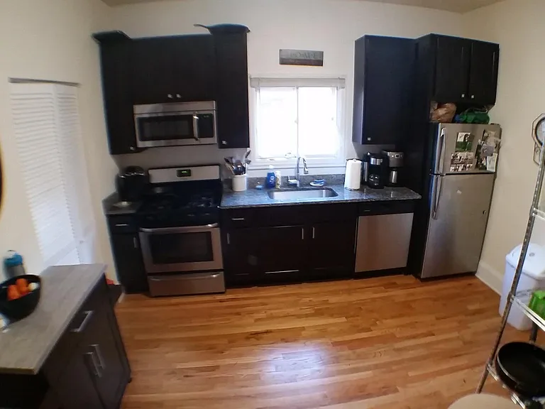 1029 W Wellington Ave #2 — Photo 2