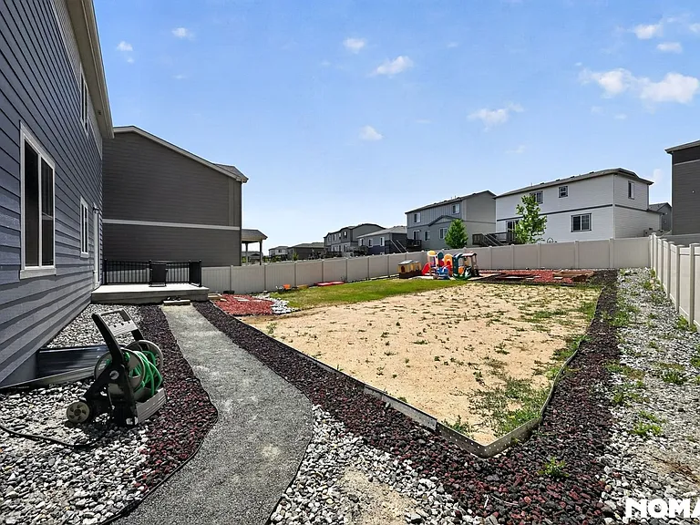 18274 Martinello Dr — Photo 31