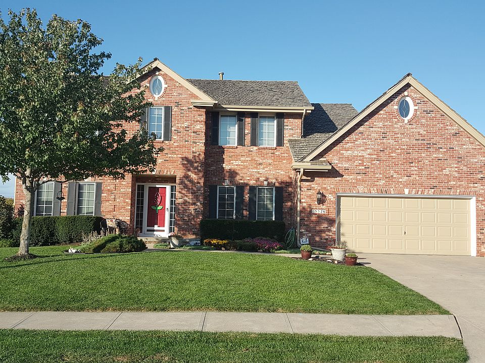 1st image of 15526 Windsor Dr