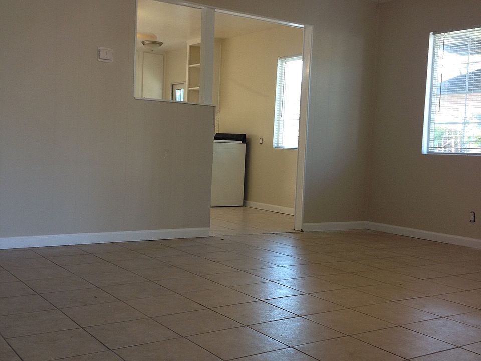 811 Moore St Bakersfield, CA, 93307 Apartments for Rent Zillow